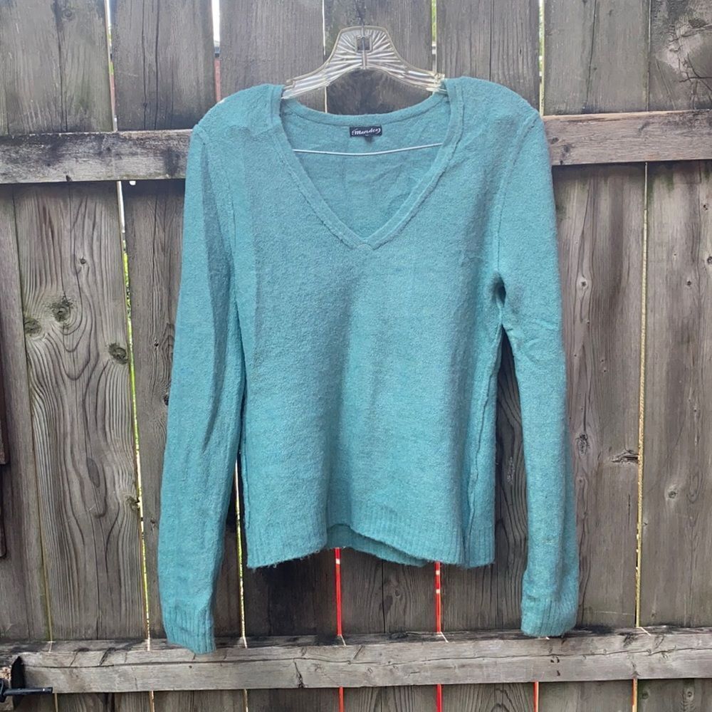 Mandee mint green sweater sz. L